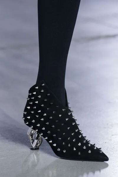 Look 12